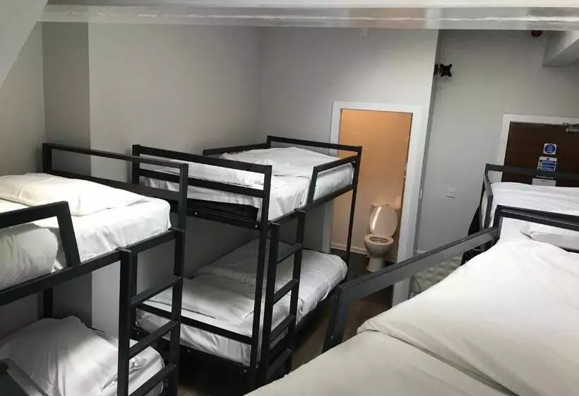 فندق Heroesbunkz