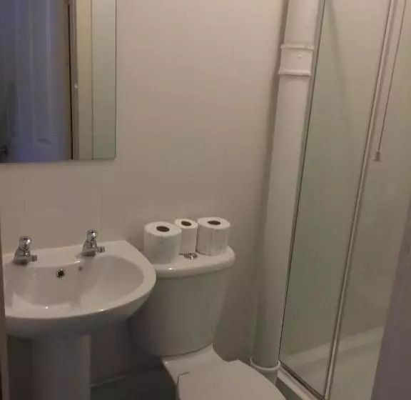 فندق Heroesbunkz