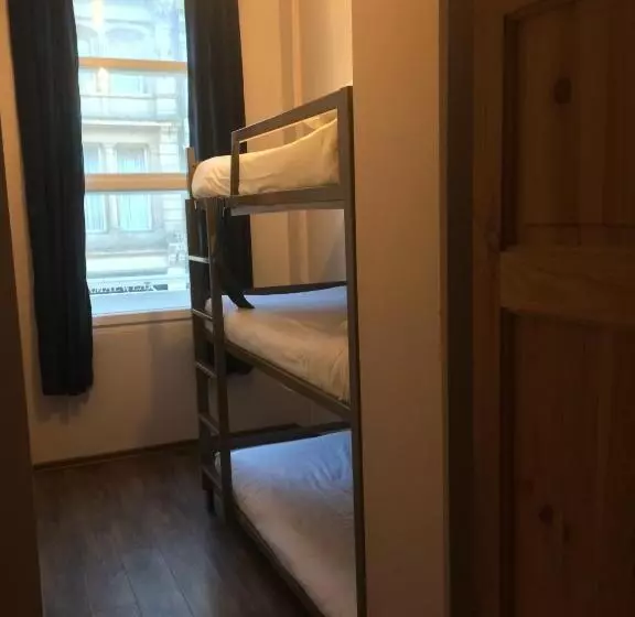 فندق Heroesbunkz