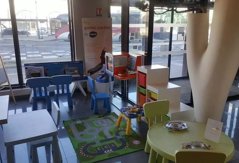 Hotel Ibis Styles Nimes Gare Centre