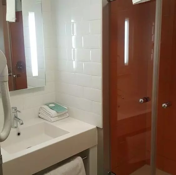 Hotel Ibis Styles Nimes Gare Centre