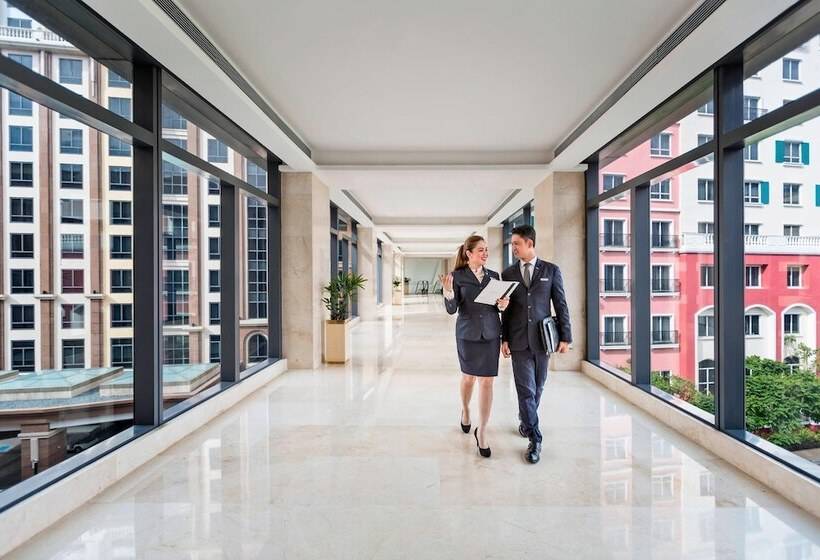 Hotel Manila Marriott