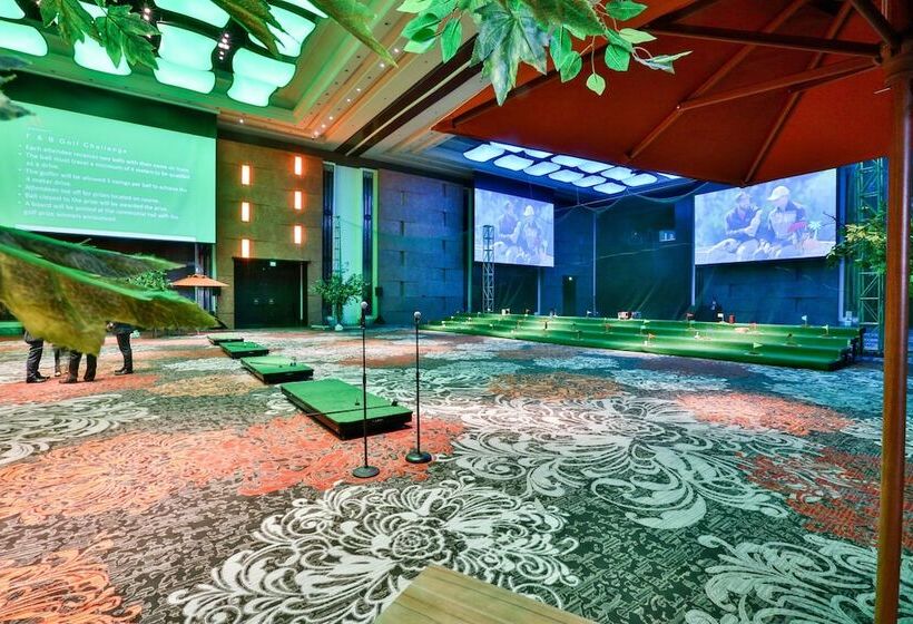 Hotel Manila Marriott