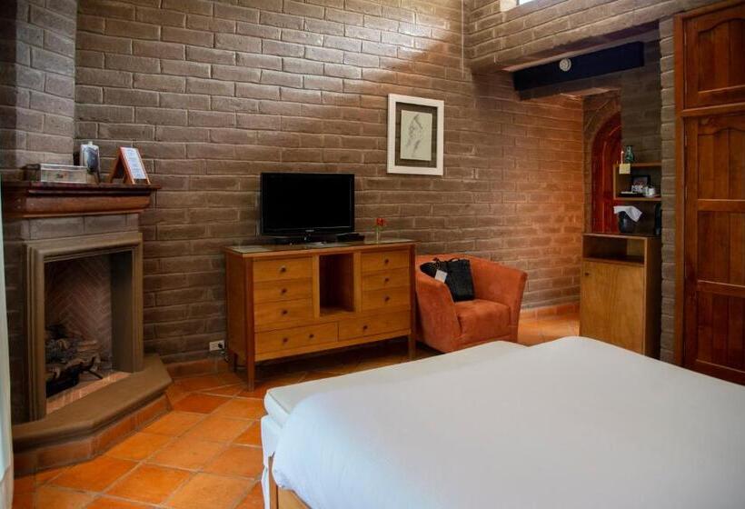 هتل Nirvana Restaurant & Retreat