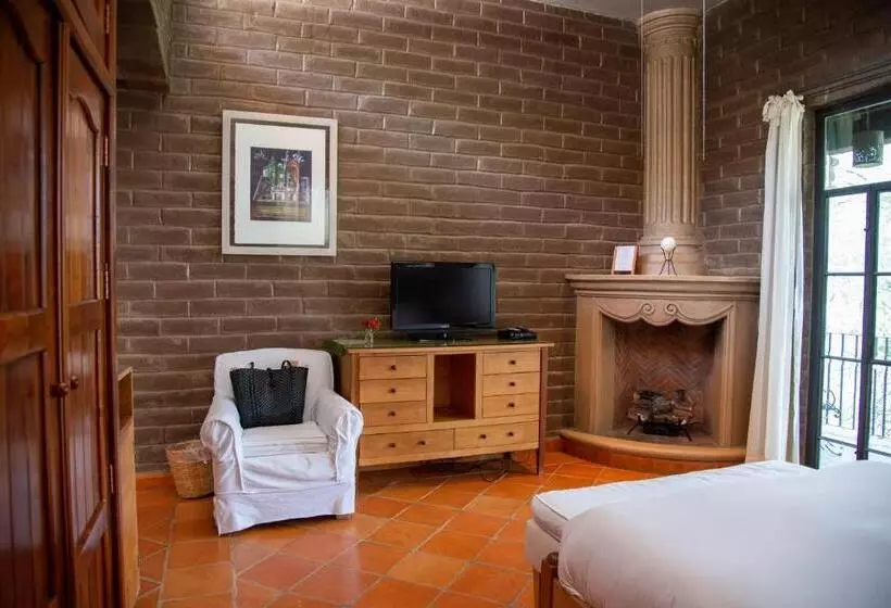 ホテル Nirvana Restaurant & Retreat