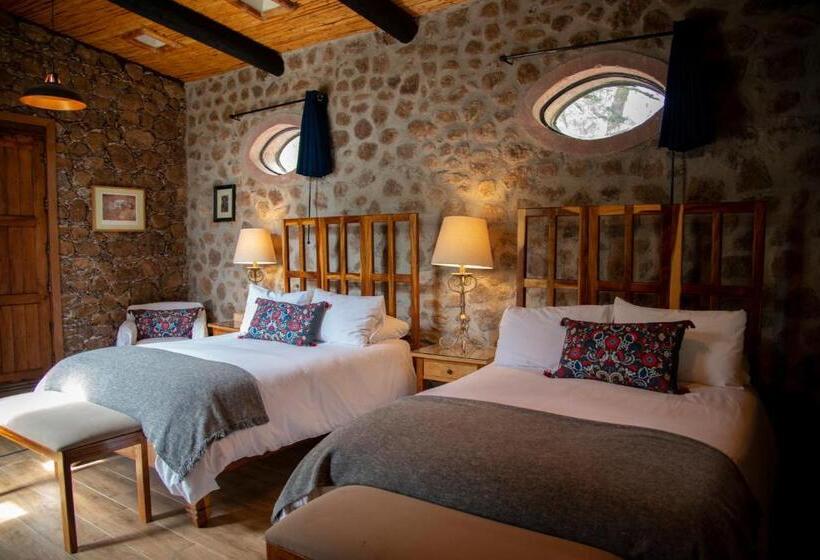 هتل Nirvana Restaurant & Retreat