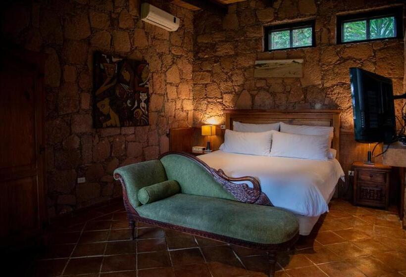 هتل Nirvana Restaurant & Retreat