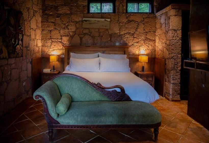 هتل Nirvana Restaurant & Retreat