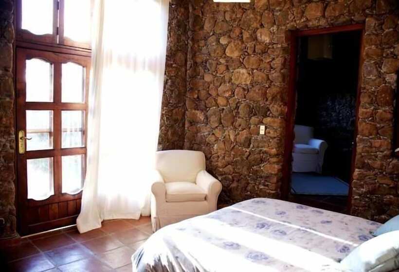 هتل Nirvana Restaurant & Retreat