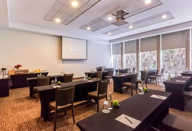 Отель Pullman Lima San Isidro
