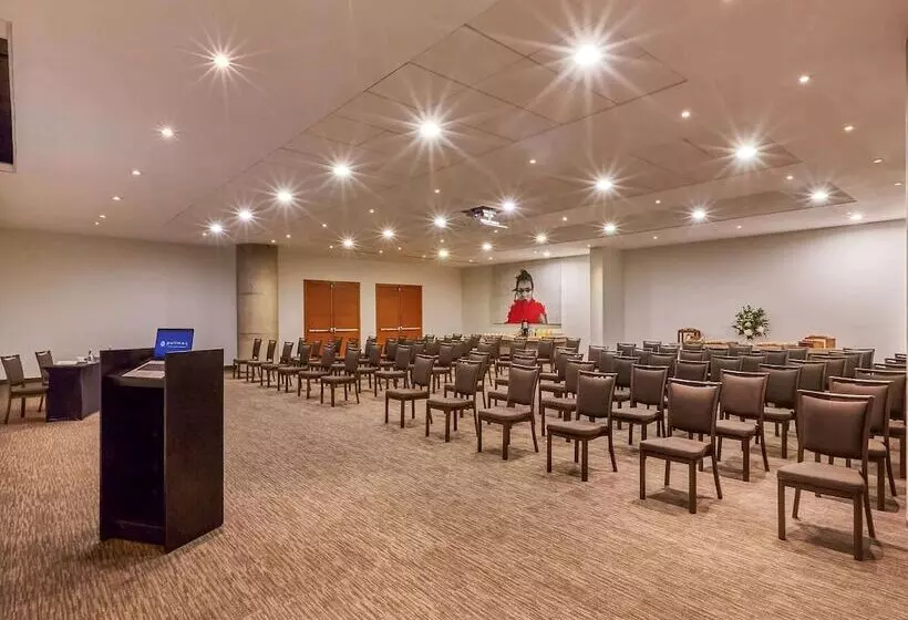 Отель Pullman Lima San Isidro