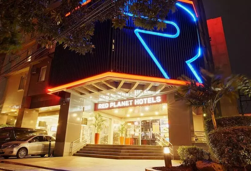 בית מלון כפרי Red Planet Makati Avenue Manila
