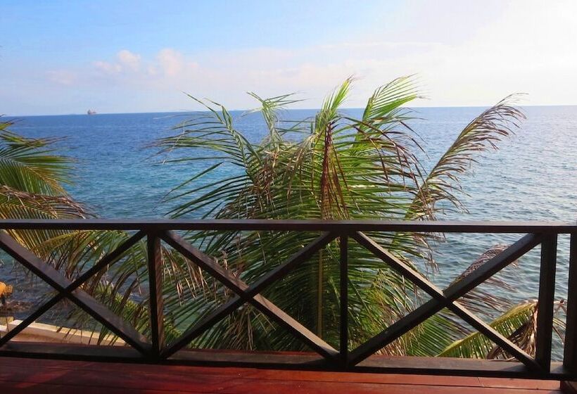 هتل Scuba Lodge & Suites