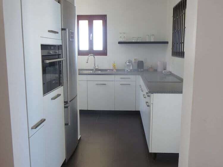 هتل Scuba Lodge & Suites