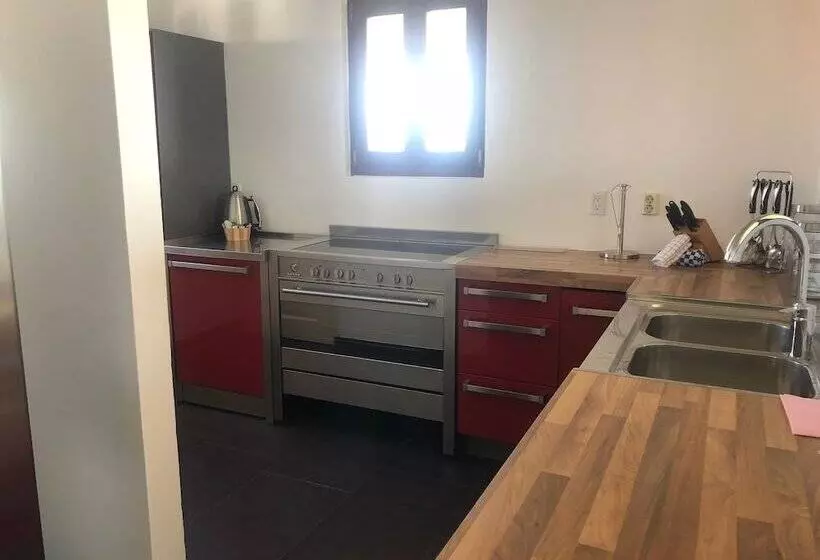 هتل Scuba Lodge & Suites