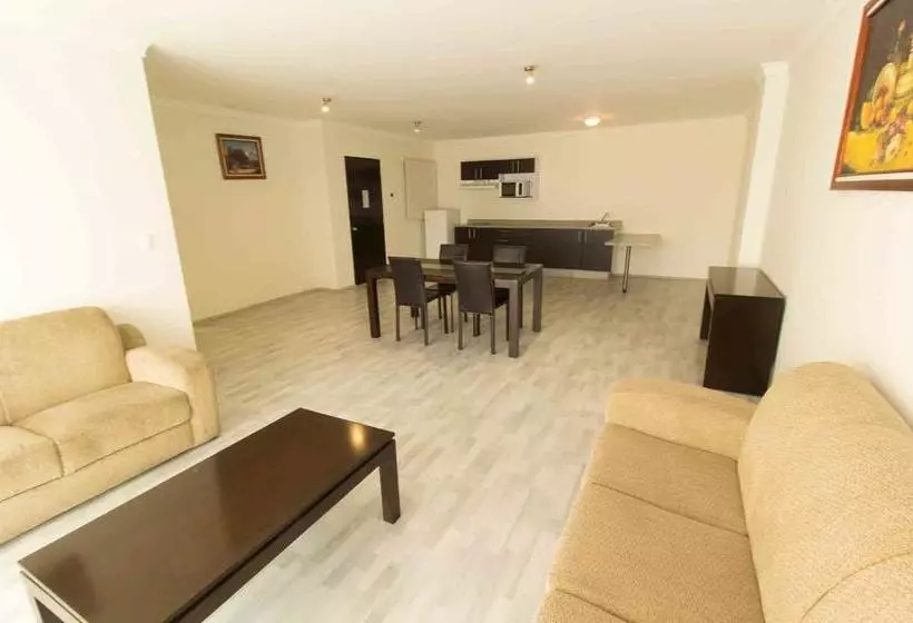 酒店 Suites Oklahoma by BlueBay