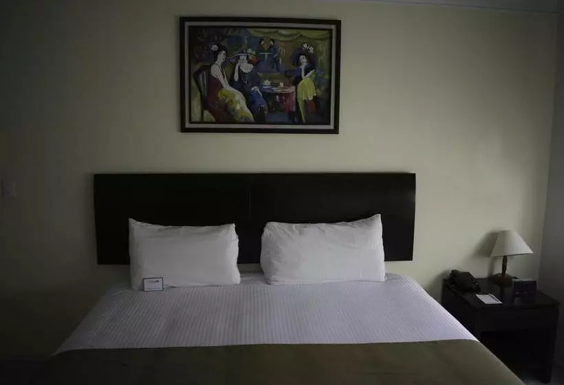 酒店 Suites Oklahoma by BlueBay