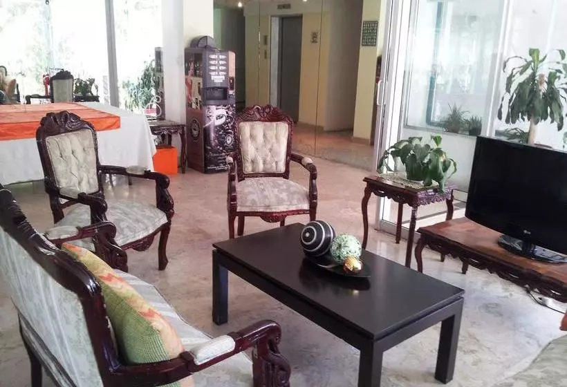 酒店 Suites Oklahoma by BlueBay