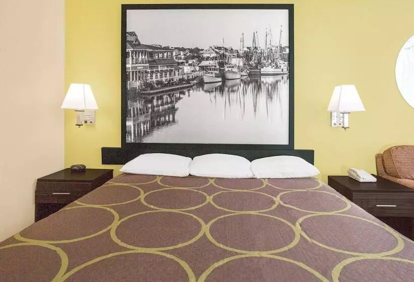 Отель Super 8 By Wyndham Sumter