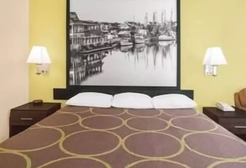 Отель Super 8 By Wyndham Sumter