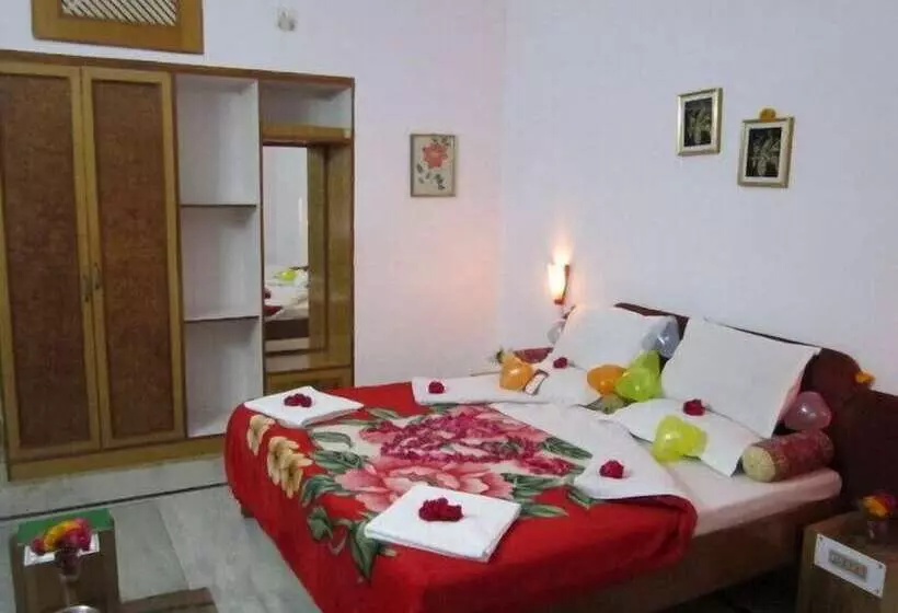 ホテル Surya Khajuraho