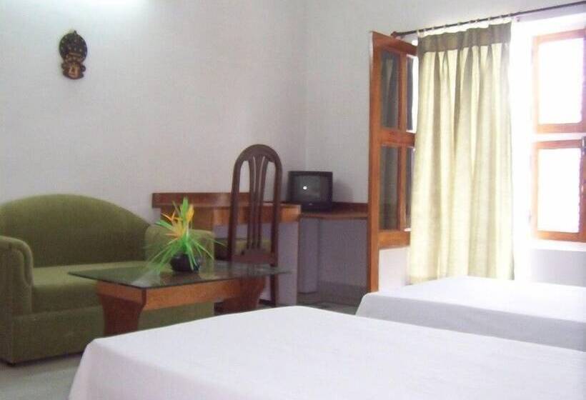 ホテル Surya Khajuraho