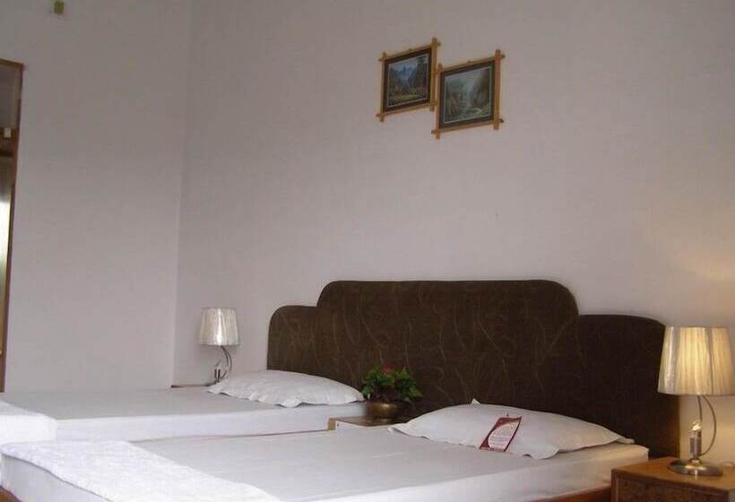 ホテル Surya Khajuraho