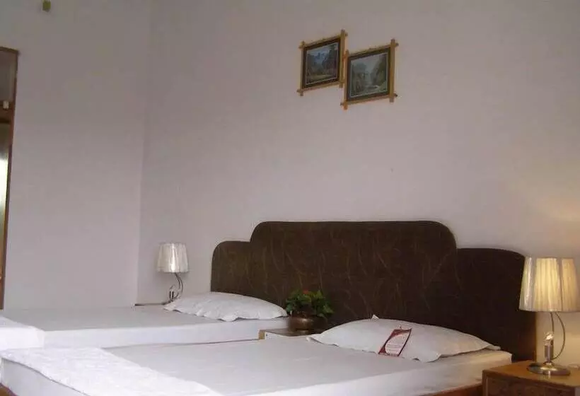 ホテル Surya Khajuraho