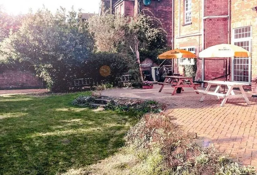 هتل Tennyson House