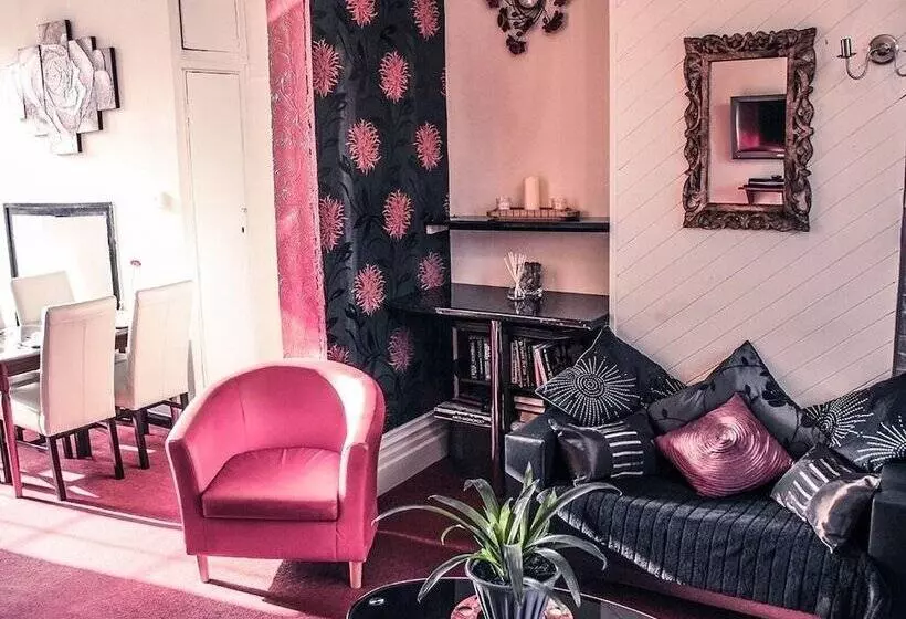 هتل Tennyson House