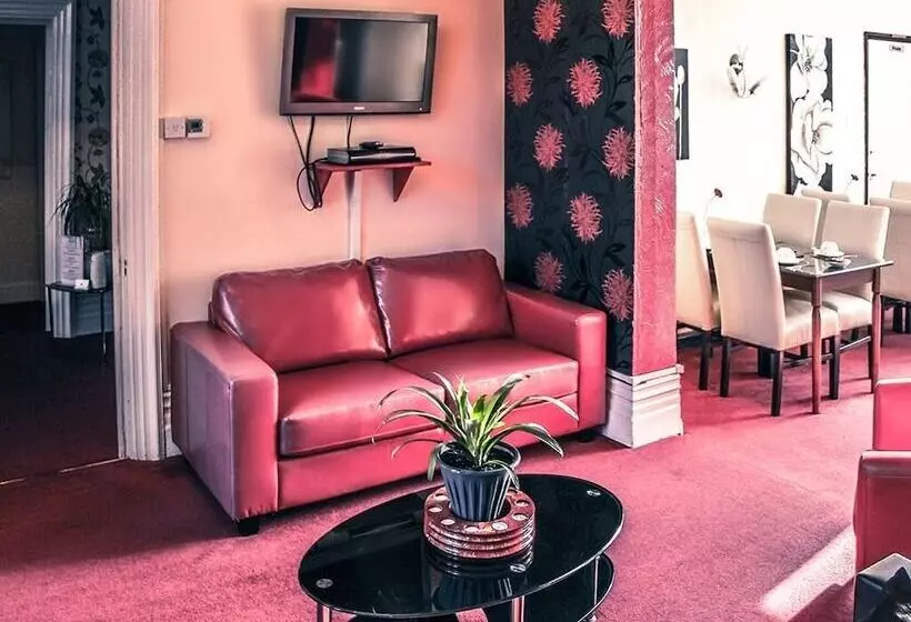 هتل Tennyson House