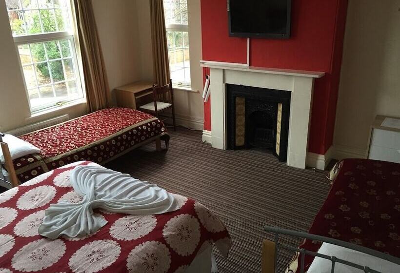 בית מלון כפרי Tennyson House