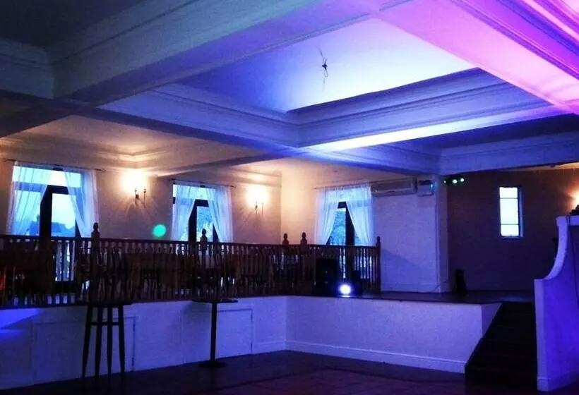 בית מלון כפרי The Bridge