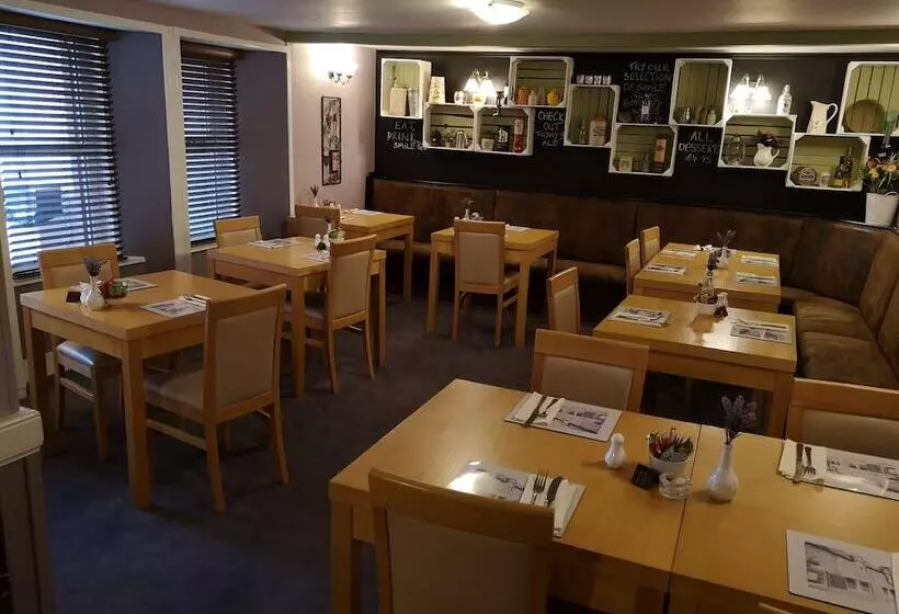 בית מלון כפרי The Commercial