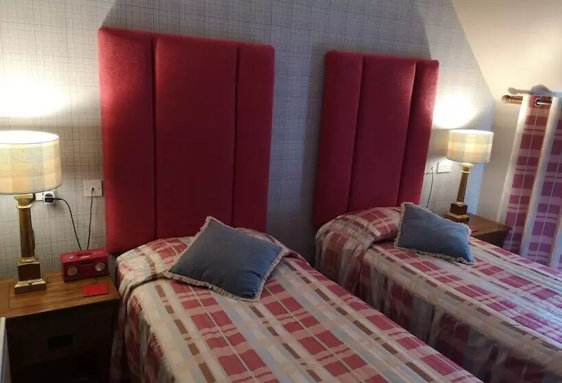 בית מלון כפרי The Commercial