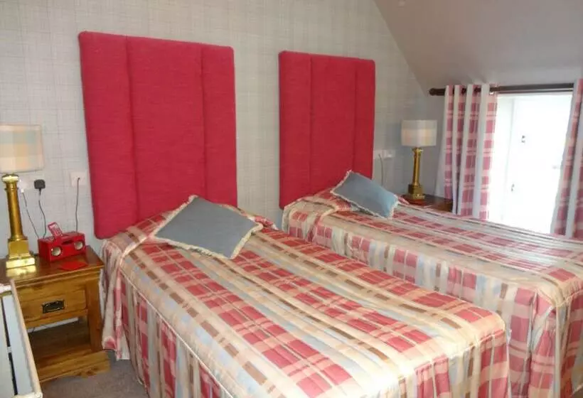 בית מלון כפרי The Commercial