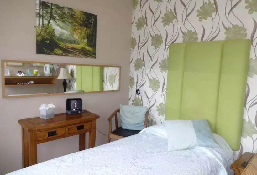 בית מלון כפרי The Commercial