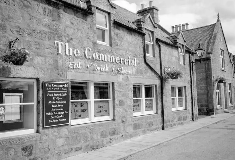בית מלון כפרי The Commercial
