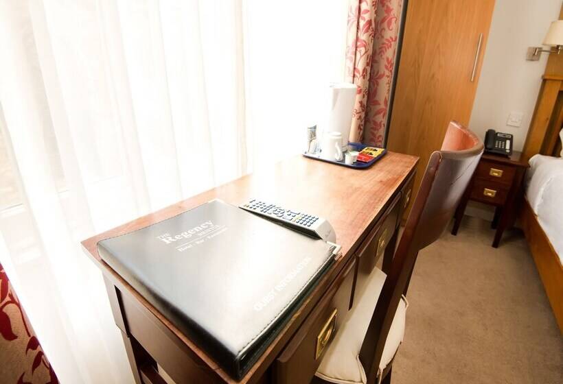 Hotelli The Regency Bristol