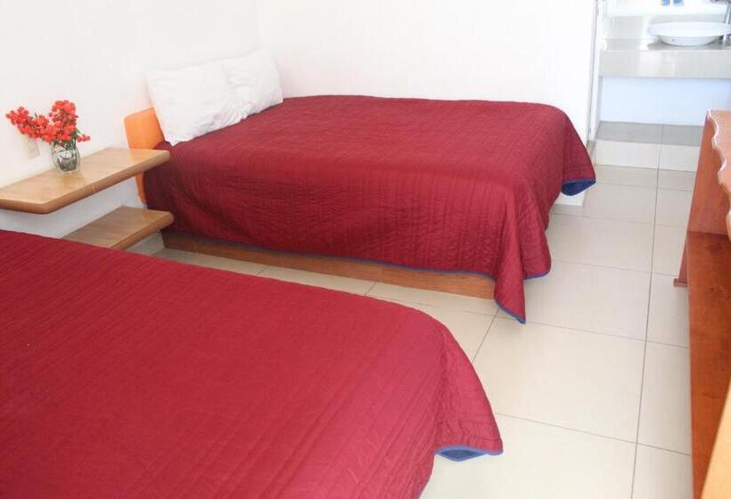 هتل Victoria Zihuatanejo