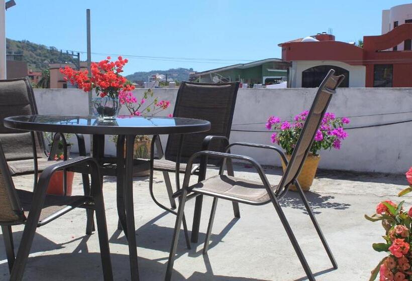 هتل Victoria Zihuatanejo