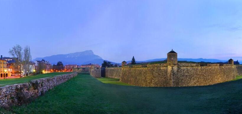 Apartahotel & Spa Jacetania