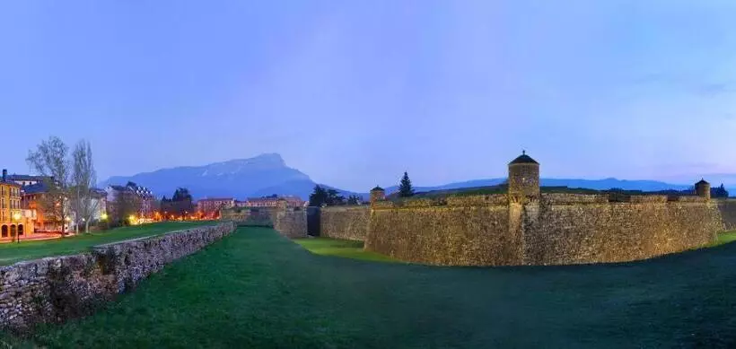 Apartahotel & Spa Jacetania