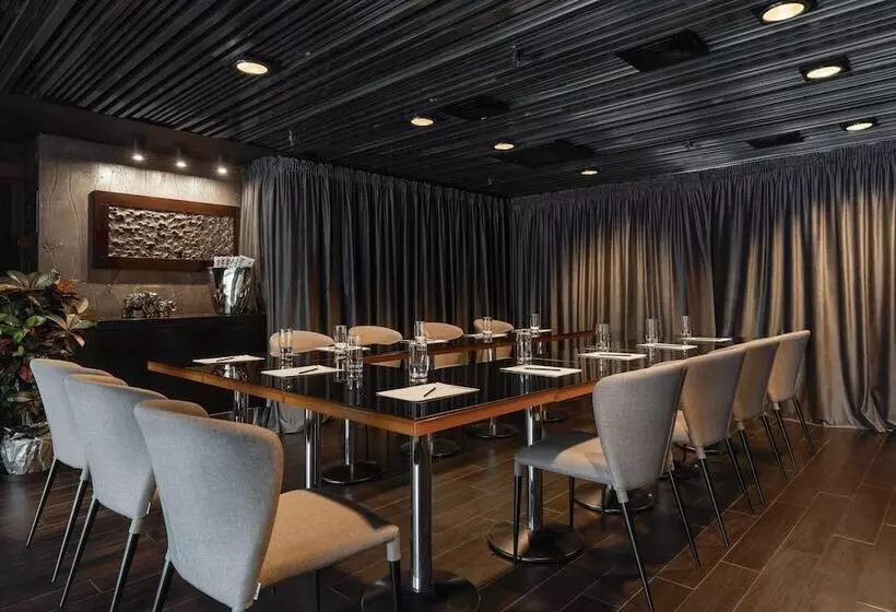 Szálloda 11 Mirrors Design