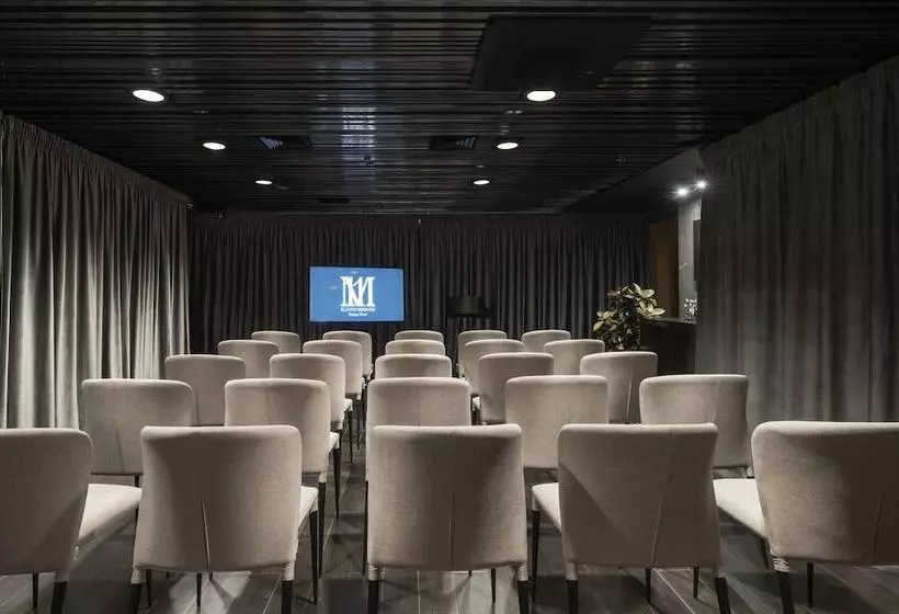 Szálloda 11 Mirrors Design