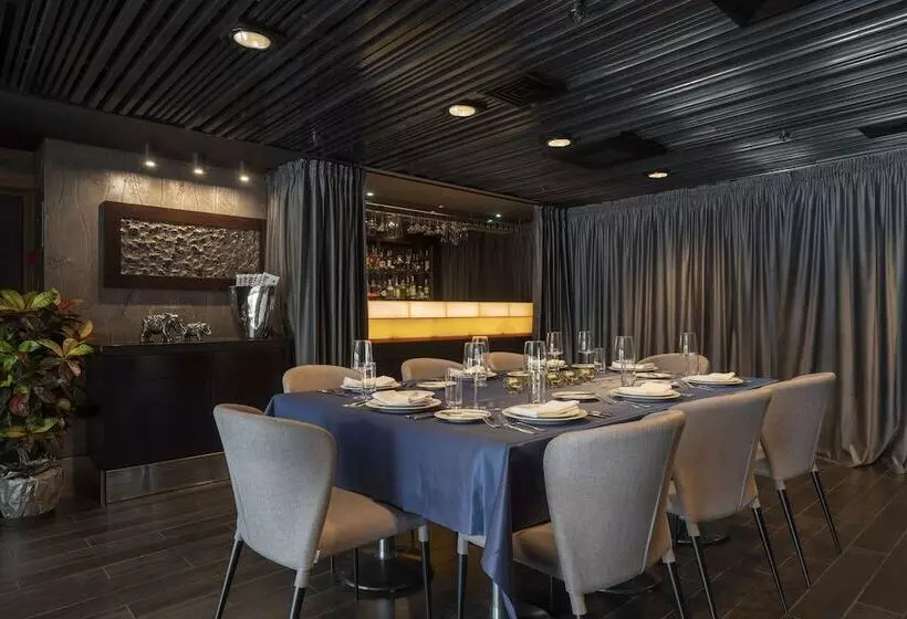 Szálloda 11 Mirrors Design