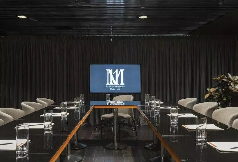 Szálloda 11 Mirrors Design