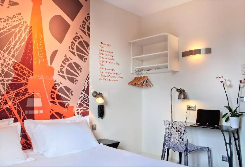 Hotel Alpha Paris Eiffel By Patrick Hayat