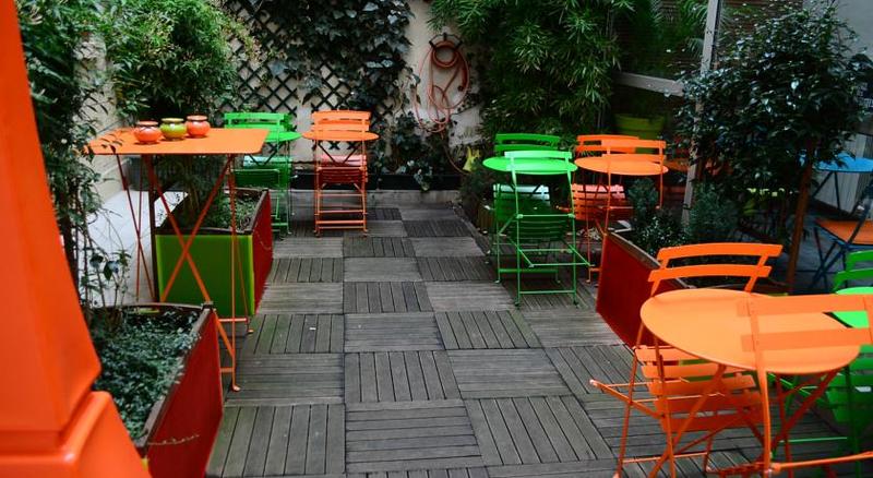 هتل Alpha Paris Eiffel By Patrick Hayat