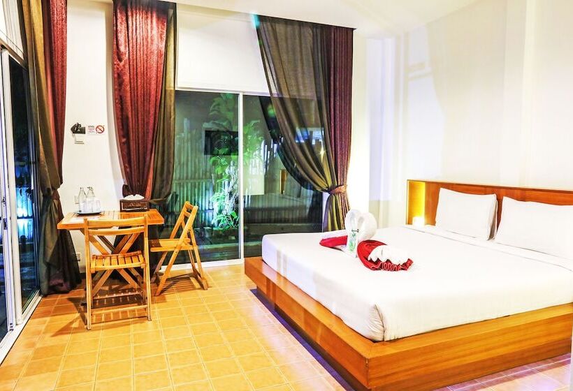 Hotel Baannueng At Kata